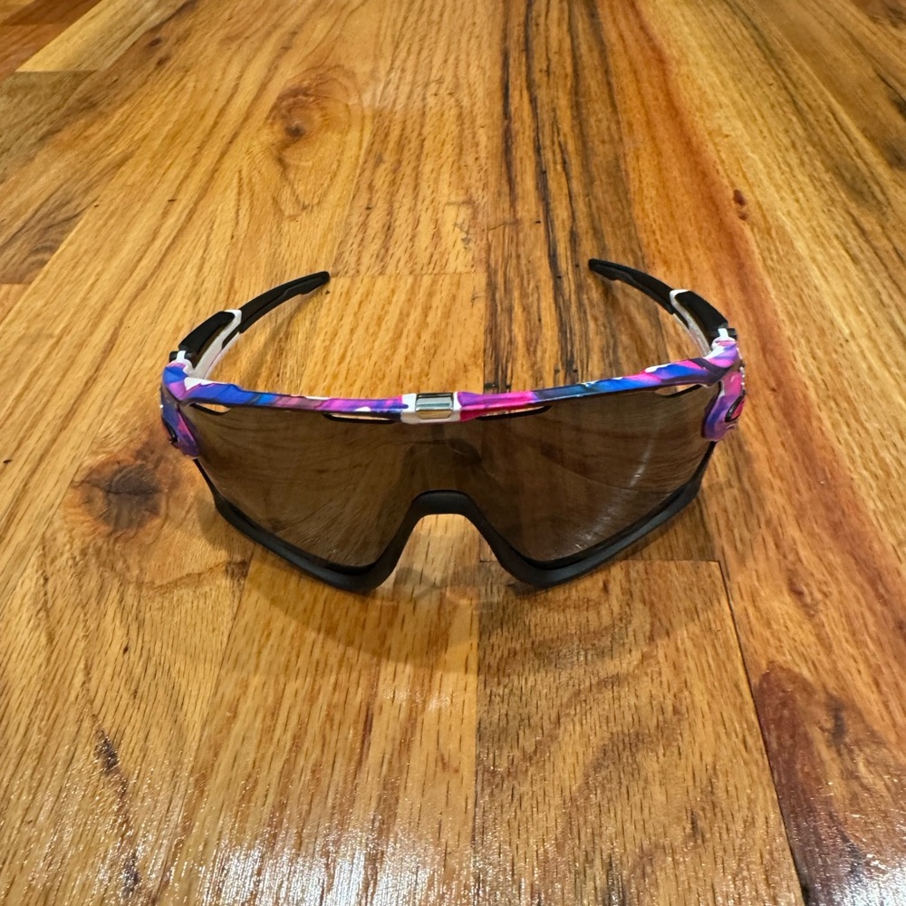 Oakley Jawbreaker Sunglasses 😎